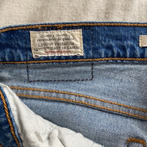 LEVI’S Wedgie Straight Fit Medium Wash - Picture 6 of 11